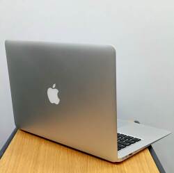 Apple MacBook Air A1466 2015 i5 8Gb Ddr3 500 GB SSD O/B MDP OS X Yosemite 13.3