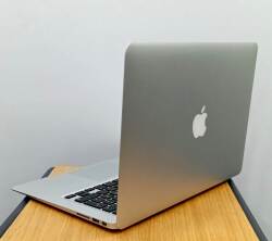 Apple MacBook Air A1466 2015 i5 8Gb Ddr3 500 GB SSD O/B MDP OS X Yosemite 13.3