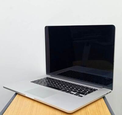 Apple MacBook Pro A1398 2015 i7 16GB DDR3L 250GB SSD O/B HDMI MDP BigSur 15.4