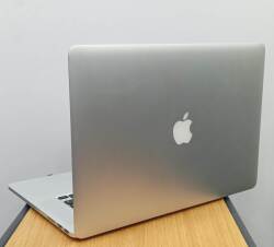 Apple MacBook Pro A1398 2015 i7 16GB DDR3L 250GB SSD O/B HDMI MDP Catalina 15.4