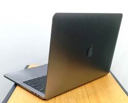 Apple MacBook Pro A1989 2019 i7 16GB DDR3L 500 GB SSD O/B TYPE.C Catalina 13.3