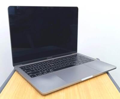 Apple MacBook Pro A1989 2019 i7 16GB DDR3L 500 GB SSD O/B TYPE.C Catalina 13.3