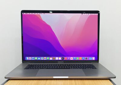 Apple MacBook Pro A1990 2019 İ9 2.3GHz 16Gb Ddr4 500 GB SSD RADEON PRO 560X 4GB Monterey 15.4