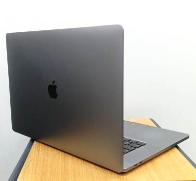 Apple MacBook Pro A2141 2019 İ7 2.6GHz 16Gb Ddr4 500 GB SSD Radeon 5300M 4GB Monterey 16