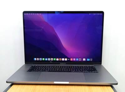 Apple MacBook Pro A2141 2019 İ7 2.6GHz 16Gb Ddr4 RAM 500 GB SSD Radeon 5300M 4GB Monterey 16