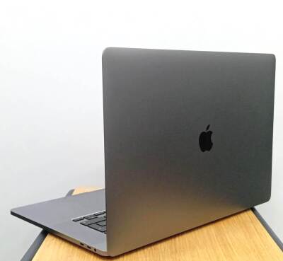 Apple MacBook Pro A2141 2019 İ7 2.6GHz 16Gb Ddr4 RAM 500 GB SSD Radeon 5300M 4GB Monterey 16